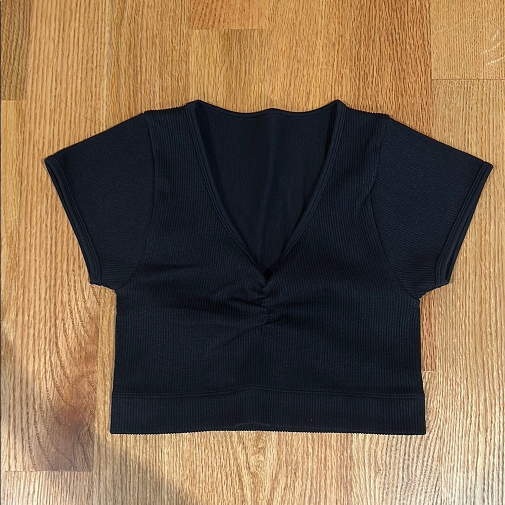 Gilly Hicks Black Cinch-Front, V-Neck Cropped SS Women's Top - Size Small